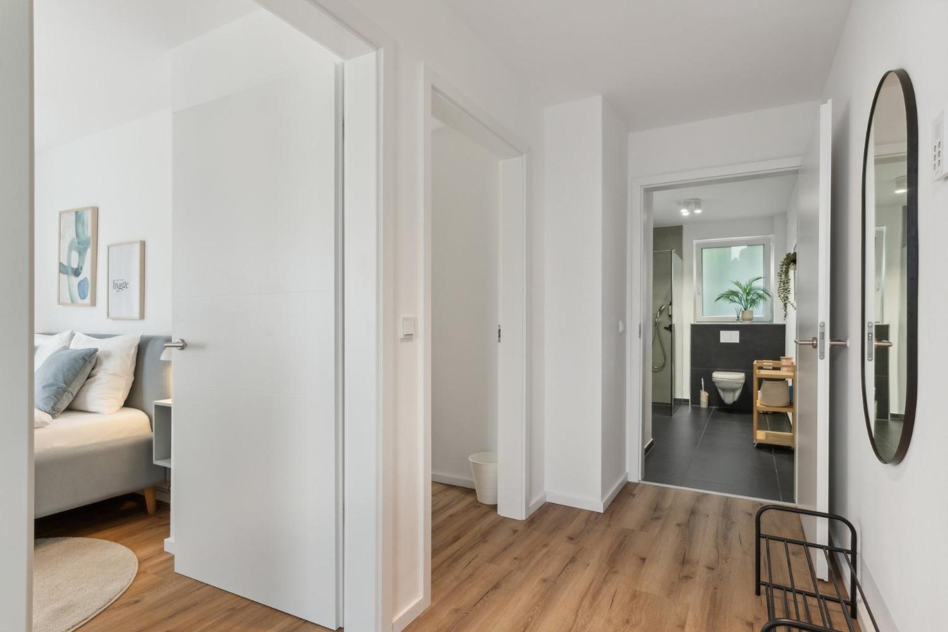 Zwei Apartments Fuer Bis Zu 8 Personen Zentral, Modern, Mit Terrasse & Balkon Bielefeld Luaran gambar