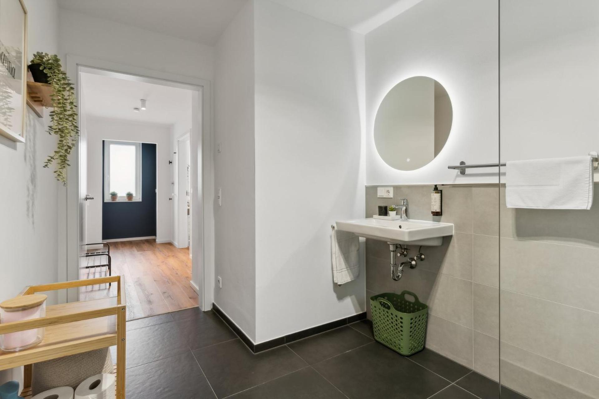 Zwei Apartments Fuer Bis Zu 8 Personen Zentral, Modern, Mit Terrasse & Balkon Bielefeld Luaran gambar