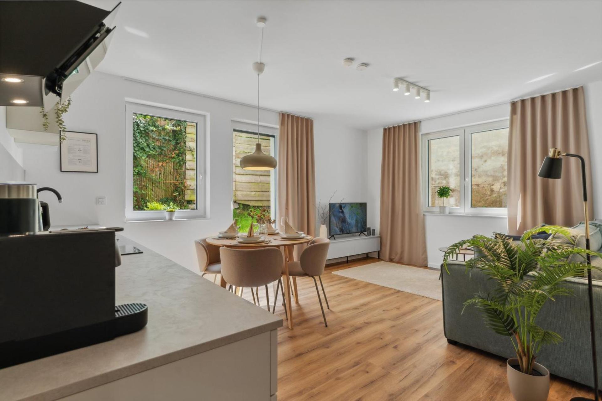 Zwei Apartments Fuer Bis Zu 8 Personen Zentral, Modern, Mit Terrasse & Balkon Bielefeld Luaran gambar
