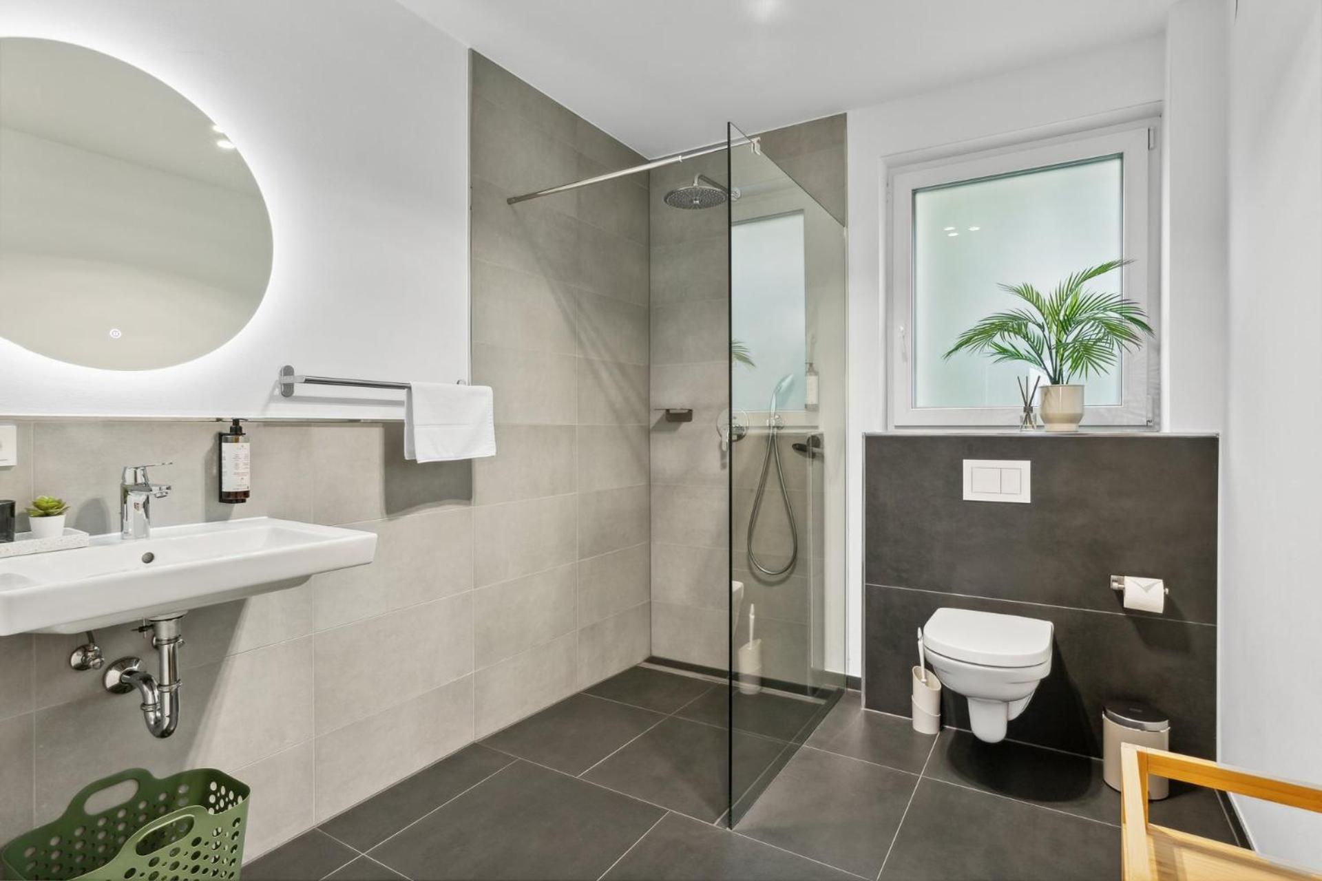 Zwei Apartments Fuer Bis Zu 8 Personen Zentral, Modern, Mit Terrasse & Balkon Bielefeld Luaran gambar