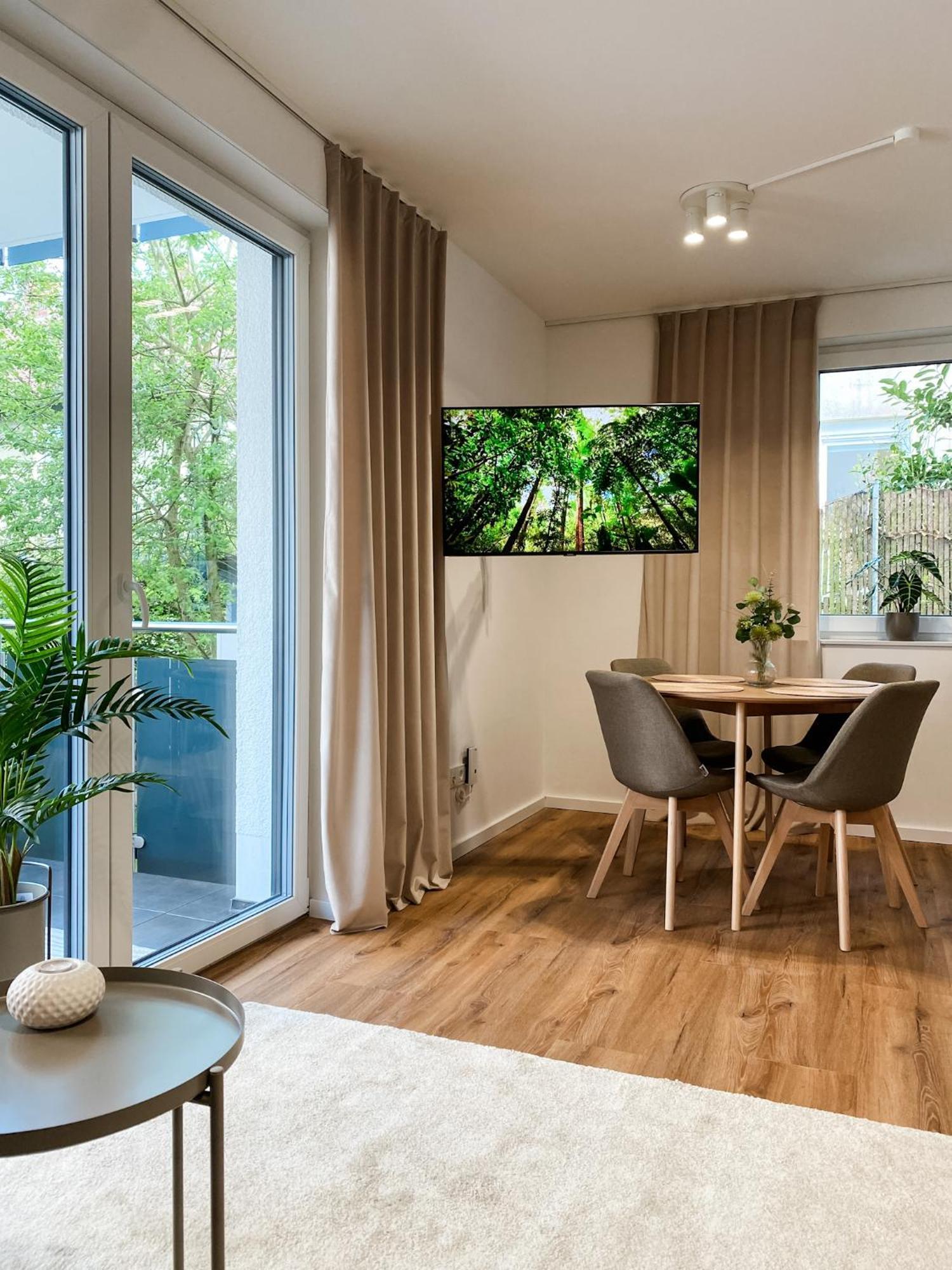 Zwei Apartments Fuer Bis Zu 8 Personen Zentral, Modern, Mit Terrasse & Balkon Bielefeld Luaran gambar