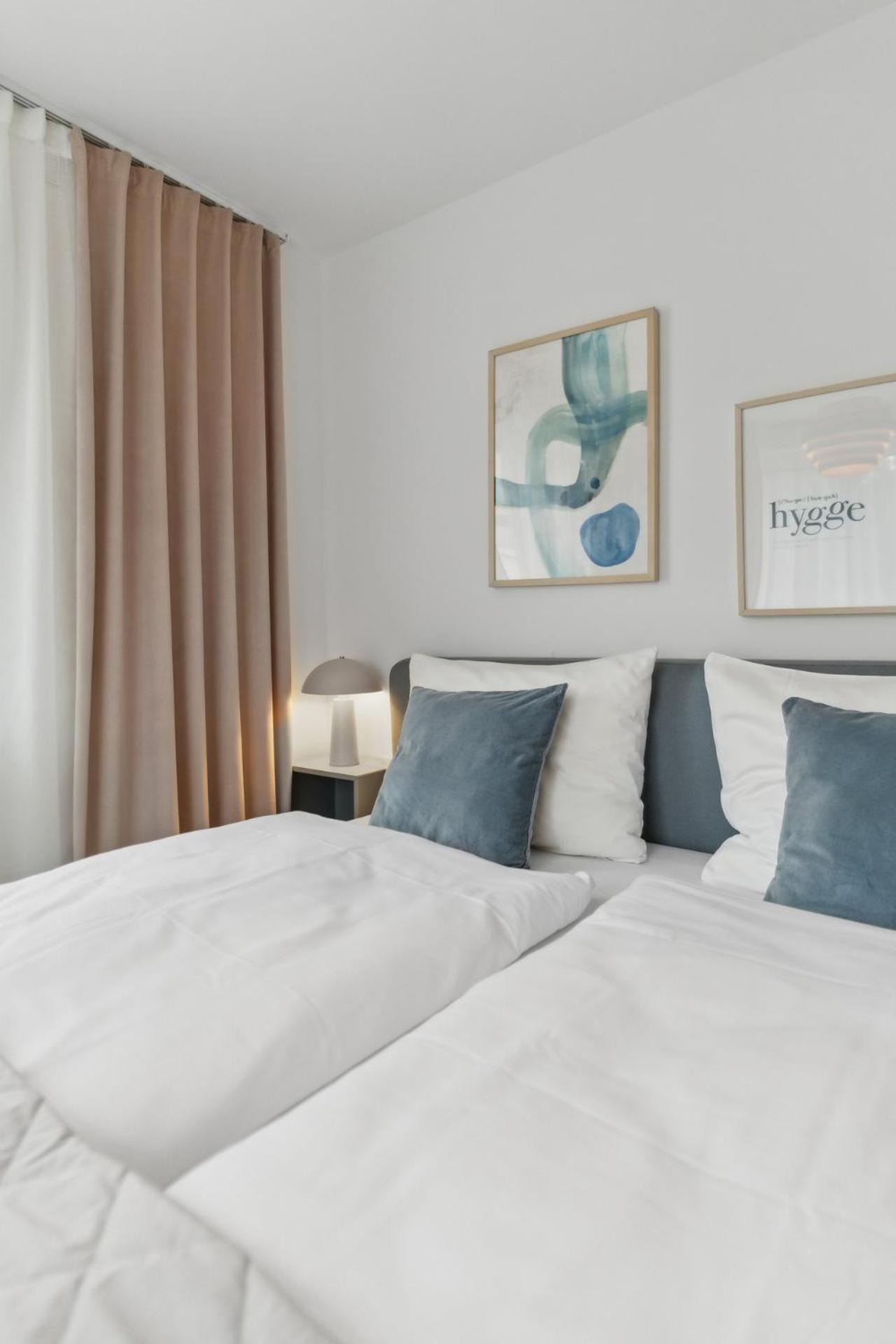 Zwei Apartments Fuer Bis Zu 8 Personen Zentral, Modern, Mit Terrasse & Balkon Bielefeld Luaran gambar
