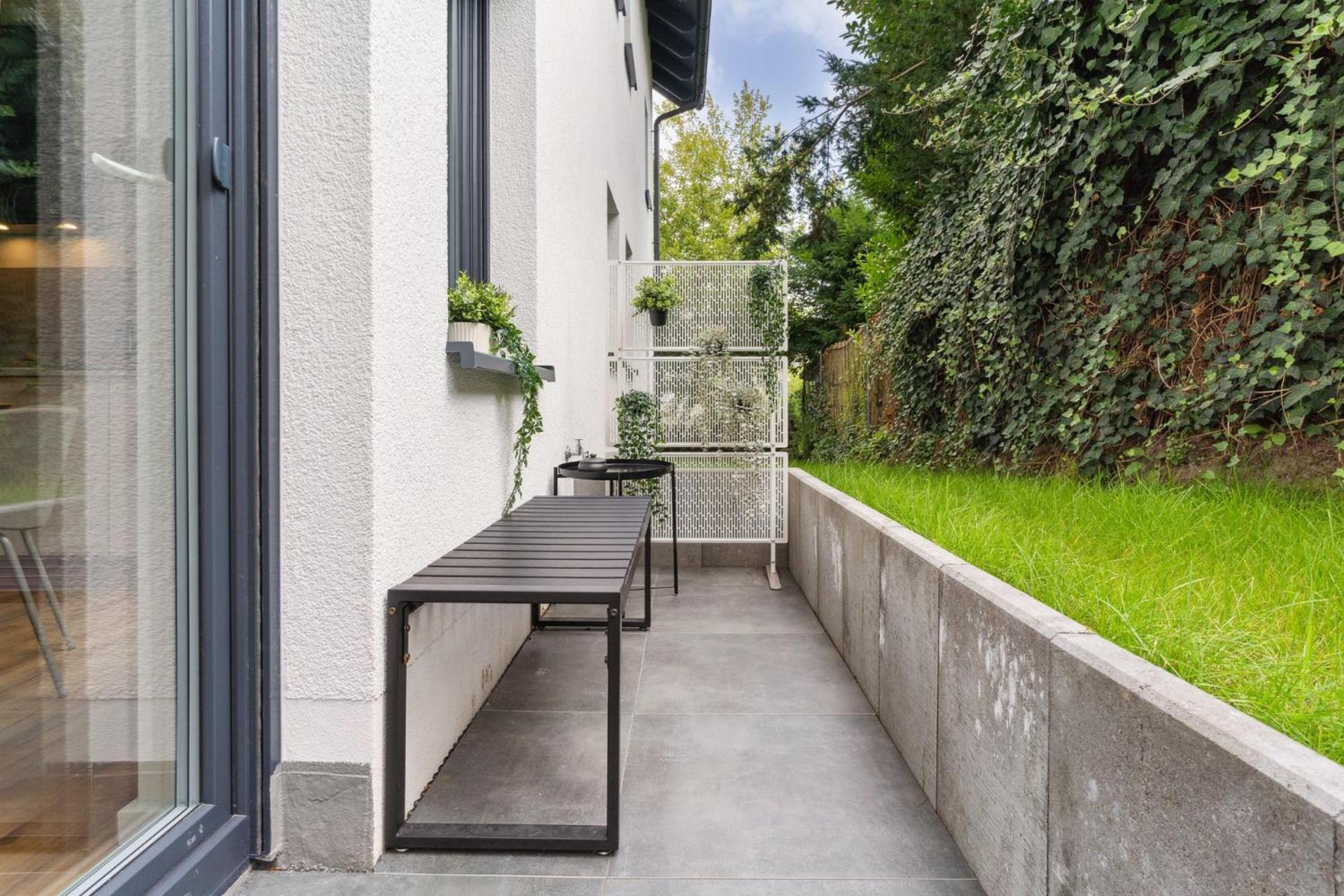 Zwei Apartments Fuer Bis Zu 8 Personen Zentral, Modern, Mit Terrasse & Balkon Bielefeld Luaran gambar